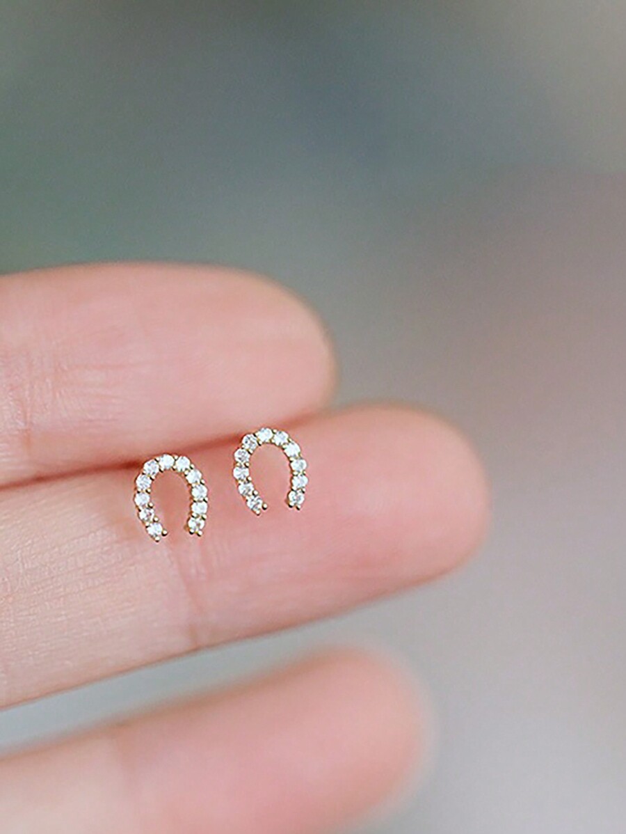 Small Horseshoe-Shaped Cubic Z - Women'S Fashion Earrings ulasan dan harga