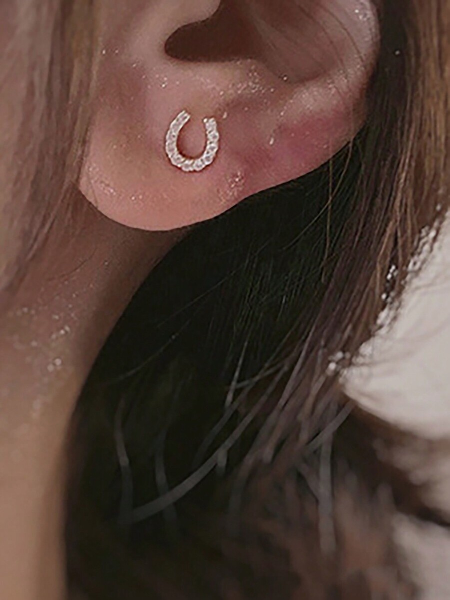 Small Horseshoe-Shaped Cubic Z - Women'S Fashion Earrings ulasan dan harga