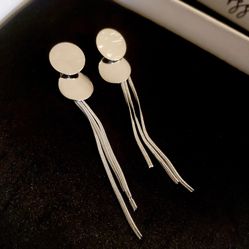 Premium metal sequined fringed - Women'S Fashion Earrings ulasan dan harga